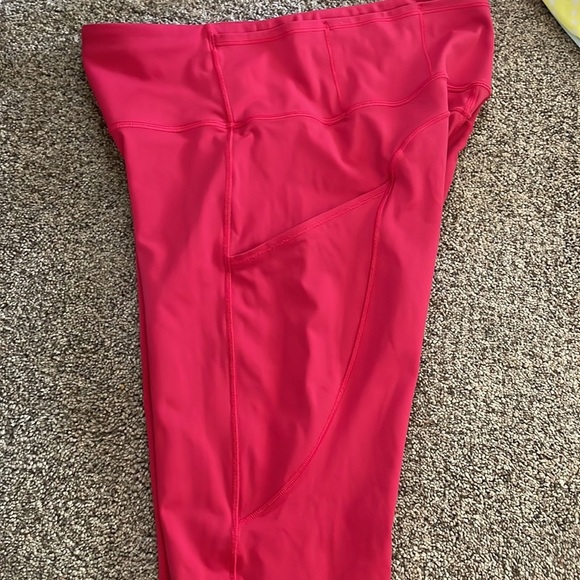 Lululemon fast and free crop II fucshia pink 8 - Picture 4 of 7